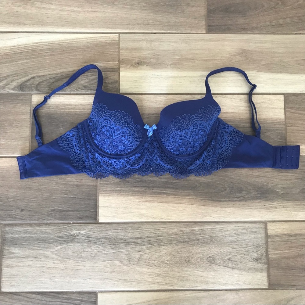 Victoria’s Secret navy bra - Picture 6 of 6
